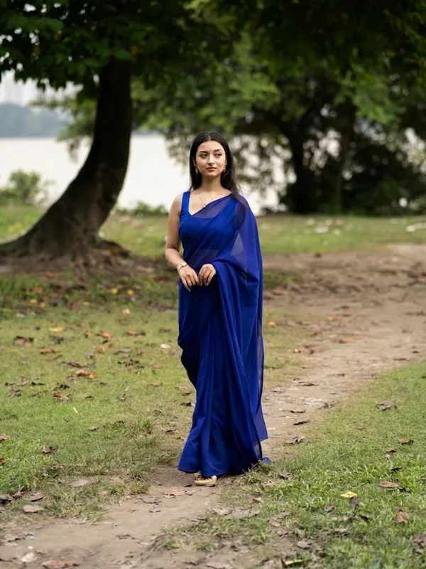 Plain_Dyed_Daily_Wear_Georgette_Saree_With_Unstitched_Blouse_Piece