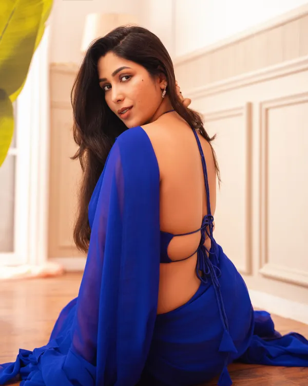 Plain_Georgette_Saree_With_Unstitched_Blouse_Piece