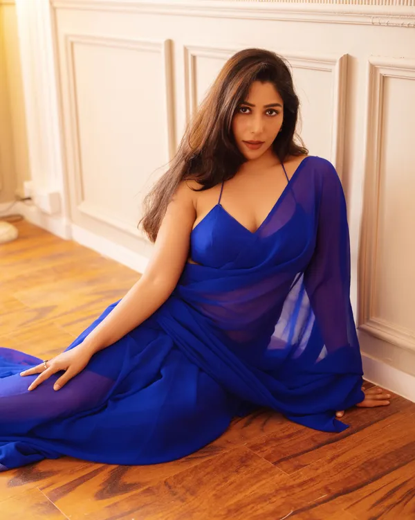 Plain_Georgette_Saree_With_Unstitched_Blouse_Piece