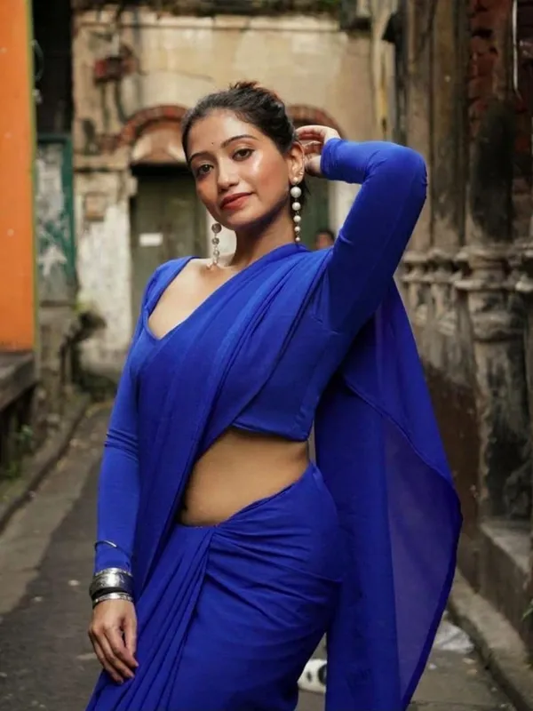 Plain_Georgette_Saree_With_Unstitched_Blouse_Piece