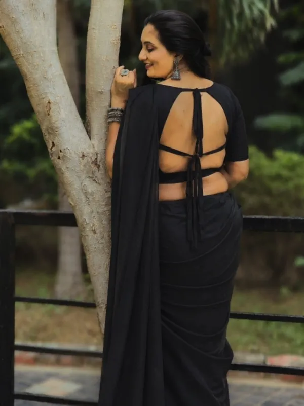 Plain_Dyed_Daily_Wear_Georgette_Saree_With_Unstitched_Blouse_Piece