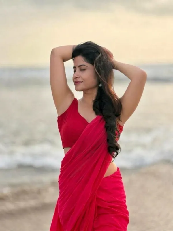 Plain_Georgette_Saree_With_Unstitched_Blouse_Piece