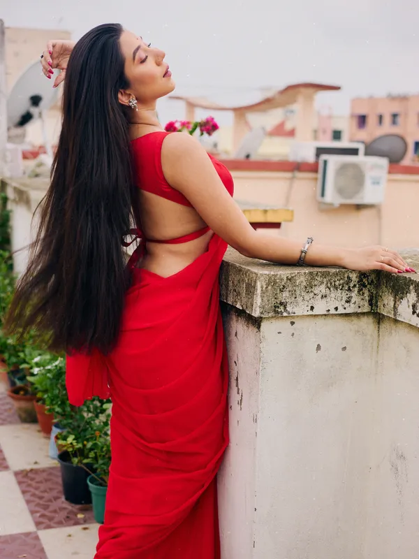Plain_Dyed_Daily_Wear_Georgette_Saree_With_Unstitched_Blouse_Piece