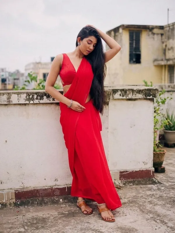 Plain_Dyed_Daily_Wear_Georgette_Saree_With_Unstitched_Blouse_Piece