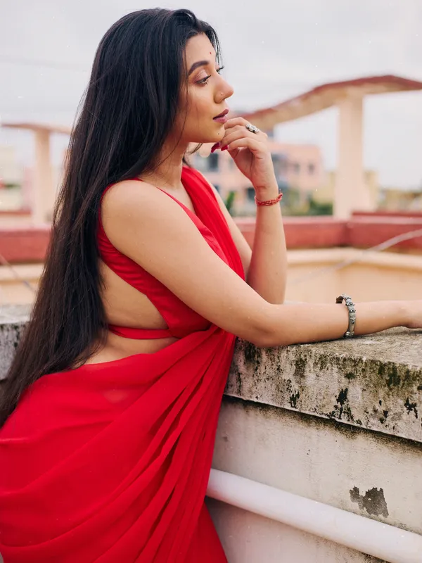 Plain_Dyed_Daily_Wear_Georgette_Saree_With_Unstitched_Blouse_Piece