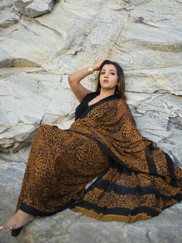 Printed_Daily_Wear_Georgette_Saree_With_Unstitched_Blouse_Piece