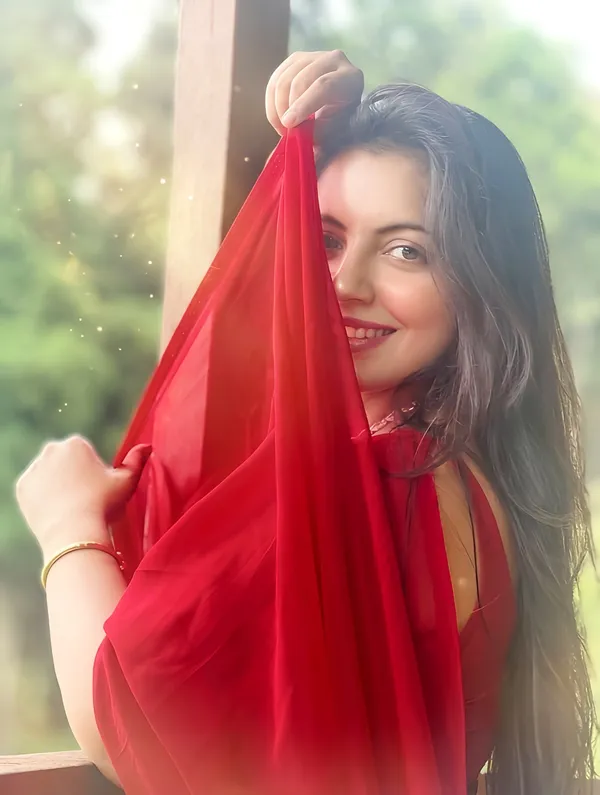 Plain_Georgette_Saree_With_Unstitched_Blouse_Piece