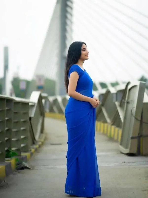 Plain_Dyed_Daily_Wear_Georgette_Saree_With_Unstitched_Blouse_Piece