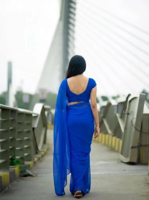 Plain_Dyed_Daily_Wear_Georgette_Saree_With_Unstitched_Blouse_Piece
