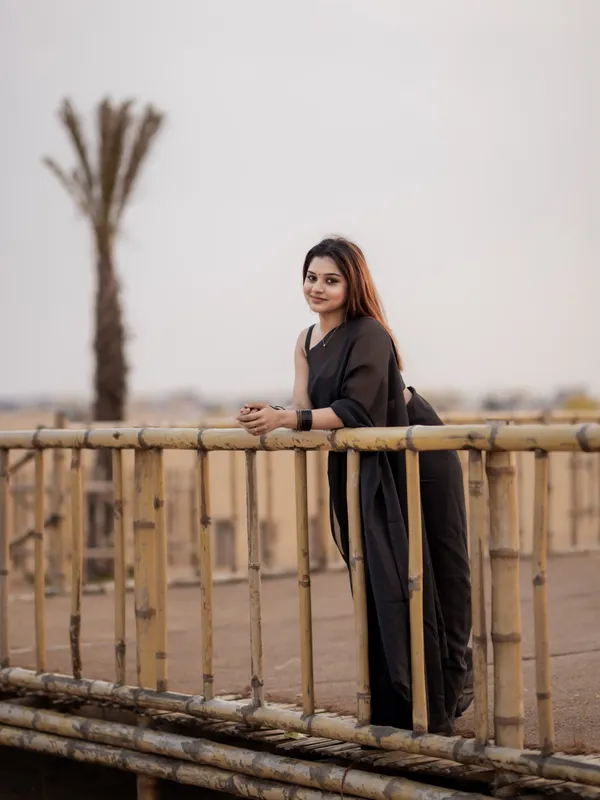 Plain_Georgette_Saree_With_Unstitched_Blouse_Piece