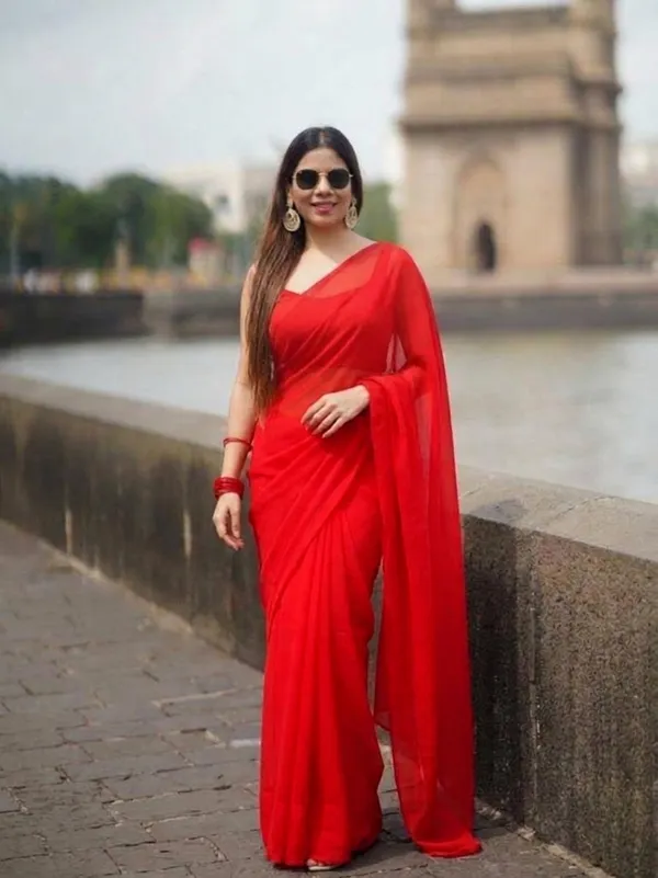 Plain_Dyed_Daily_Wear_Georgette_Saree_With_Unstitched_Blouse_Piece