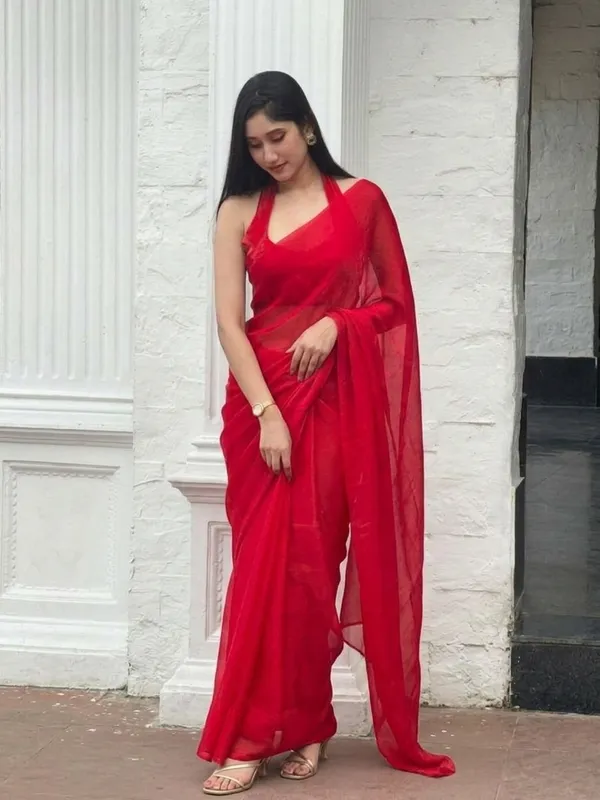Plain_Georgette_Saree_With_Unstitched_Blouse_Piece