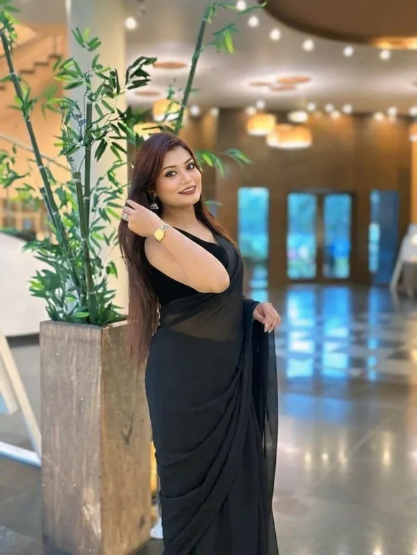 Plain_Dyed_Daily_Wear_Georgette_Saree_With_Unstitched_Blouse_Piece