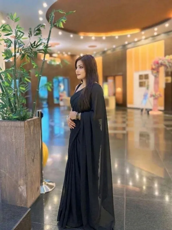 Plain_Dyed_Daily_Wear_Georgette_Saree_With_Unstitched_Blouse_Piece
