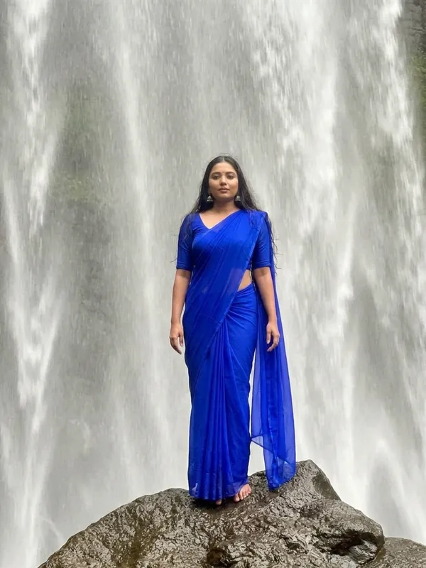 Plain_Georgette_Saree_With_Unstitched_Blouse_Piece