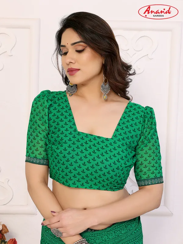 Embellished,_Paisley,_Printed_Bollywood_Georgette_Lace_Border_Dimond_Lace_Border_Saree_(Green)
