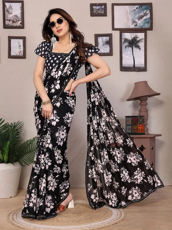 Georgette_Diamond_lace_Border_Saree_With_Unstitched_Blouse_Piece