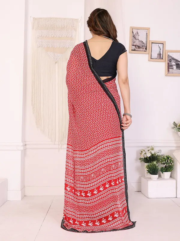 Georgette_Diamond_lace_Border_Saree_With_Unstitched_Blouse_Piece