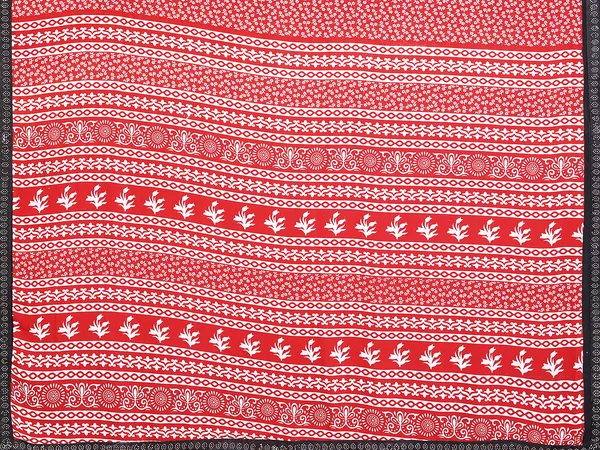 Georgette_Diamond_lace_Border_Saree_With_Unstitched_Blouse_Piece