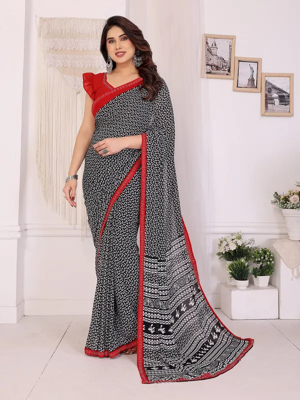 Georgette_Diamond_lace_Border_Saree_With_Unstitched_Blouse_Piece