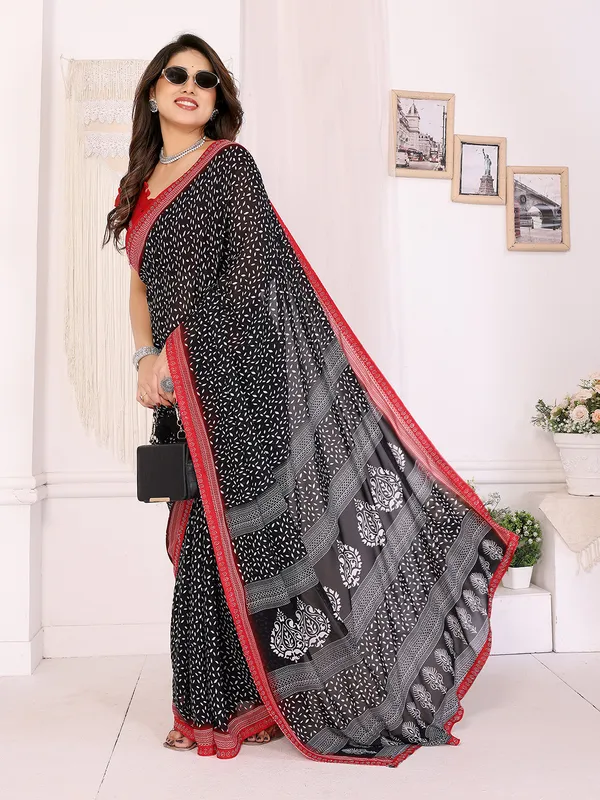 Georgette_Diamond_lace_Border_Saree_With_Unstitched_Blouse_Piece