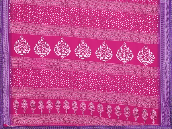 Georgette_Diamond_lace_Border_Saree_With_Unstitched_Blouse_Piece