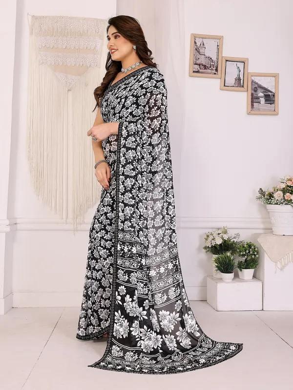 Georgette_Diamond_lace_Border_Saree_With_Unstitched_Blouse_Piece
