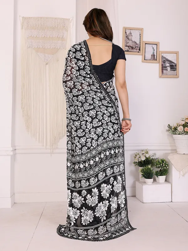 Georgette_Diamond_lace_Border_Saree_With_Unstitched_Blouse_Piece
