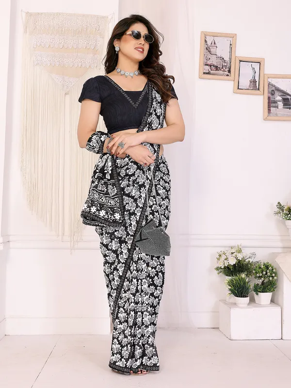 Georgette_Diamond_lace_Border_Saree_With_Unstitched_Blouse_Piece