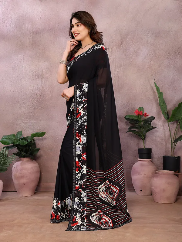 Georgette_Diamond_lace_Border_Saree_With_Unstitched_Blouse_Piece