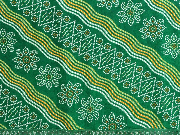 Bandhani_Print_Georgette_Diamond_Lace_Border_Saree_(Green)