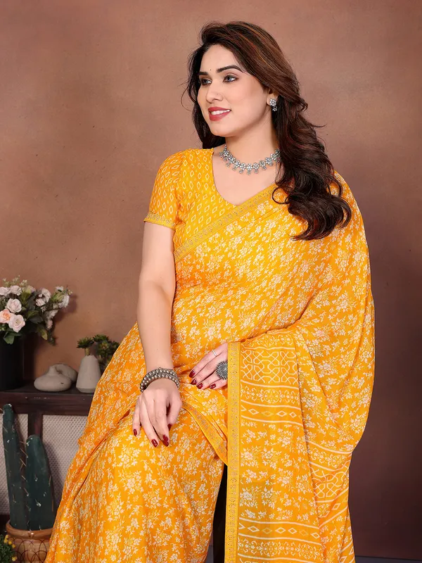 Printed_Lace_Border_Saree_With_UnStitched_Blouse_Piece_(YELLOW)