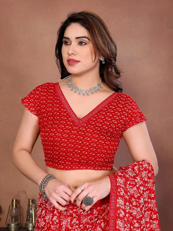 Printed_Lace_Border_Saree_With_UnStitched_Blouse_Piece_(RED)
