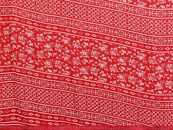 Printed_Lace_Border_Saree_With_UnStitched_Blouse_Piece_(RED)