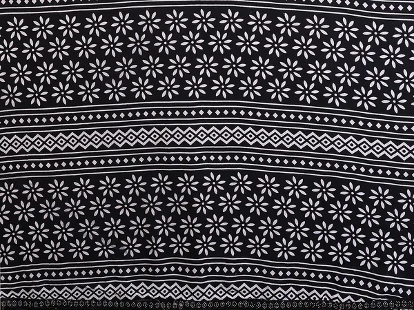 Printed_Lace_Border_Saree_With_UnStitched_Blouse_Piece_(BLACK)