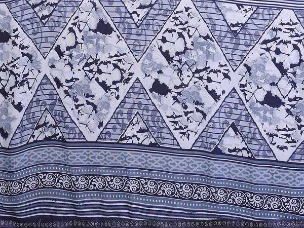 Printed_Lace_Border_Saree_With_UnStitched_Blouse_Piece_(BLUE)