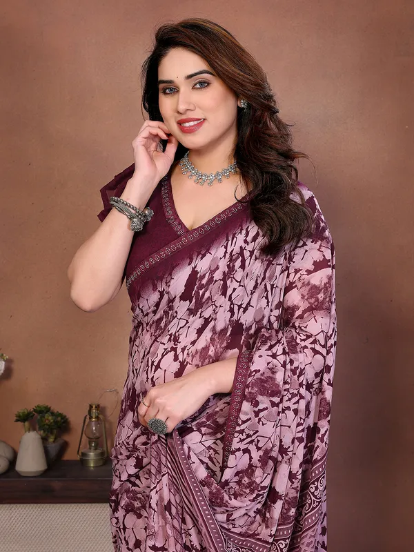 Printed_Lace_Border_Saree_With_UnStitched_Blouse_Piece_(WINE)