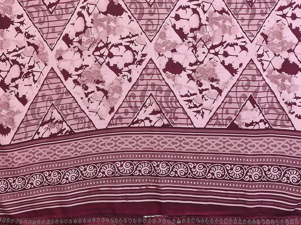 Printed_Lace_Border_Saree_With_UnStitched_Blouse_Piece_(WINE)