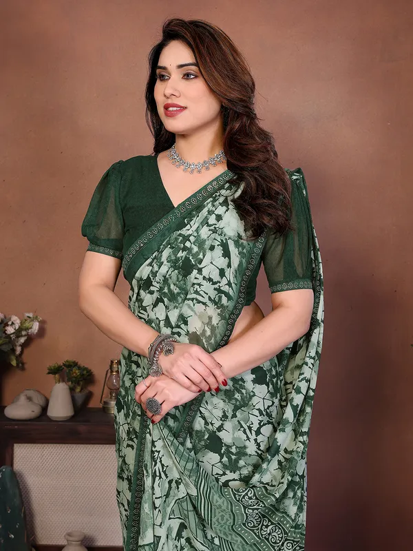 Printed_Lace_Border_Saree_With_UnStitched_Blouse_Piece_(GREEN)