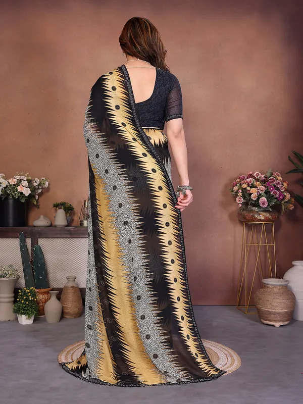 Printed_Lace_Border_Saree_With_UnStitched_Blouse_Piece_(BLACK)