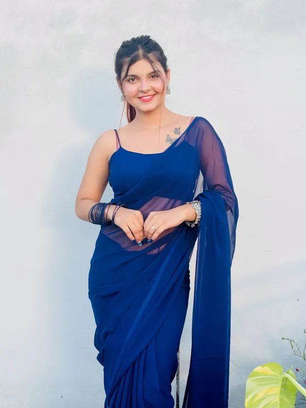 Plain_Dyed_Daily_Wear_Georgette_Saree_With_Unstitched_Blouse_Piece
