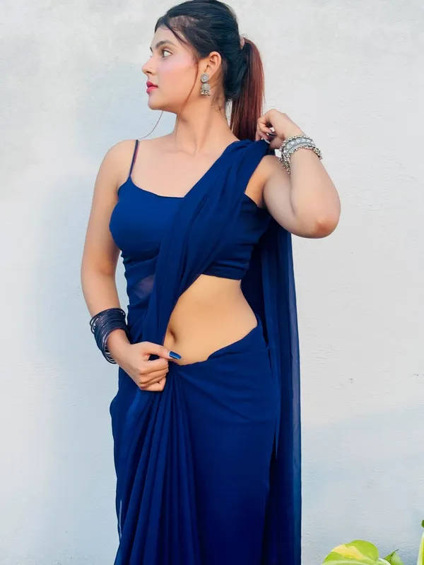 Plain_Dyed_Daily_Wear_Georgette_Saree_With_Unstitched_Blouse_Piece