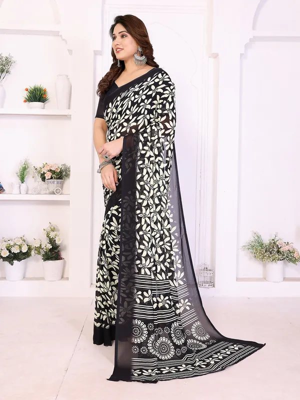 Printed_Georgette_Saree_With_UnStitched_Blouse_Piece_(BLACK)
