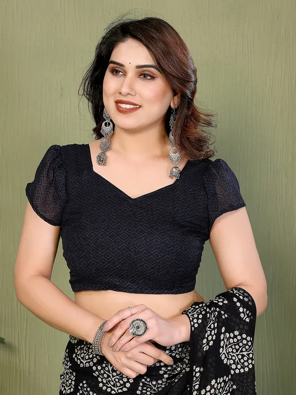 Printed_Georgette_Saree_With_UnStitched_Blouse_Piece_(BLACK)
