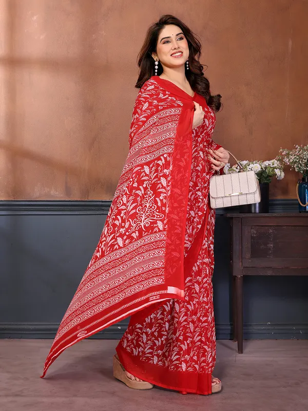 Printed_Georgette_Saree_With_UnStitched_Blouse_Piece_(Red)