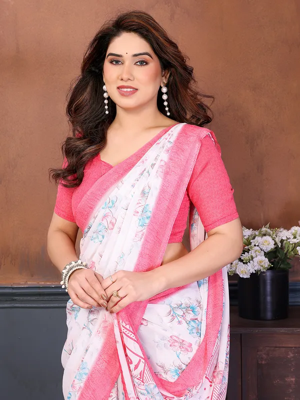 Printed_Georgette_Saree_With_UnStitched_Blouse_Piece_(Pink)