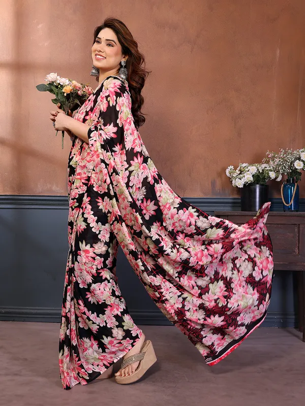 Printed_Georgette_Saree_With_UnStitched_Blouse_Piece_(Pink)