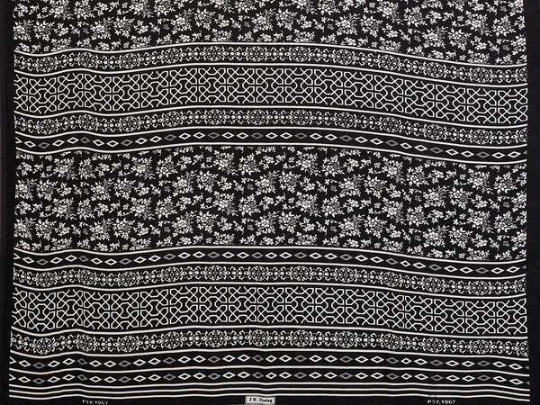Printed_Georgette_Saree_With_UnStitched_Blouse_Piece_(Black)