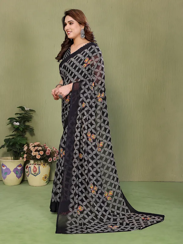 Printed_Georgette_Saree_With_UnStitched_Blouse_Piece_(BLACK)