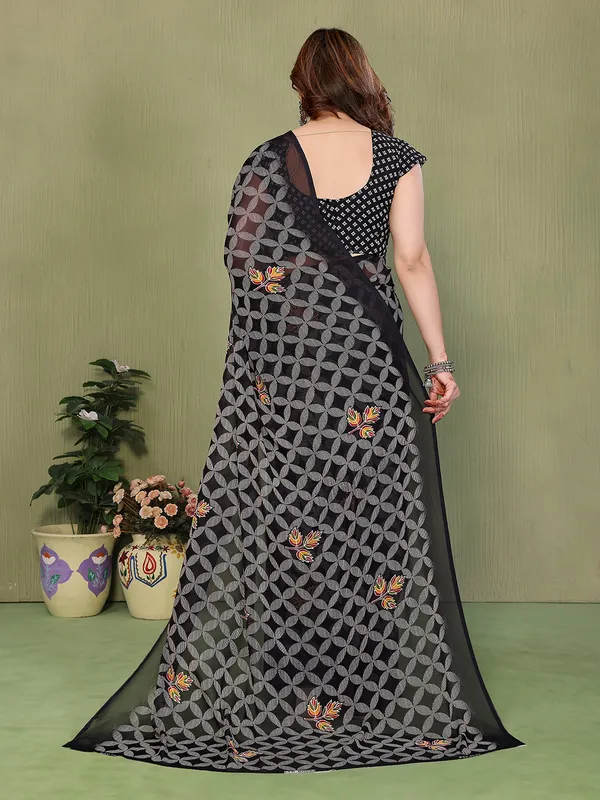 Printed_Georgette_Saree_With_UnStitched_Blouse_Piece_(BLACK)